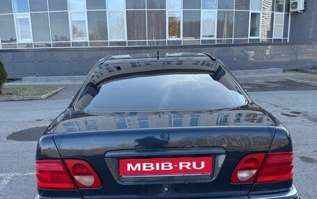 Mercedes-Benz E-Класс, 1996 год, 525 000 рублей, 4 фотография