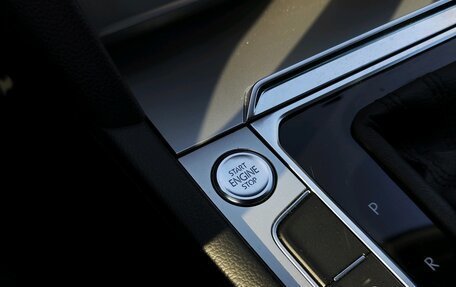 Volkswagen Passat B8 рестайлинг, 2019 год, 1 689 000 рублей, 34 фотография