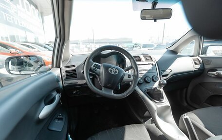 Toyota Auris II, 2012 год, 750 000 рублей, 6 фотография