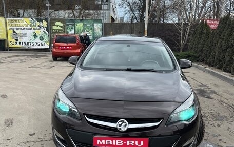 Opel Astra J, 2013 год, 1 050 000 рублей, 1 фотография