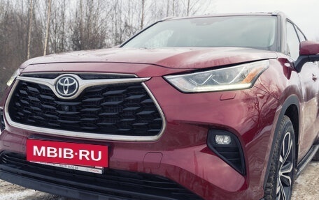 Toyota Highlander, 2021 год, 5 350 000 рублей, 4 фотография