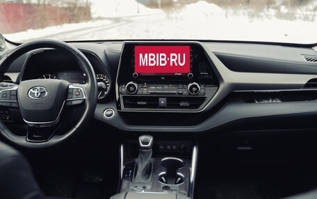 Toyota Highlander, 2021 год, 5 350 000 рублей, 20 фотография