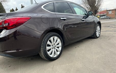 Opel Astra J, 2013 год, 1 050 000 рублей, 6 фотография