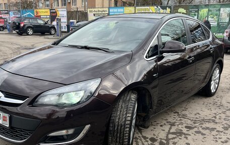 Opel Astra J, 2013 год, 1 050 000 рублей, 2 фотография