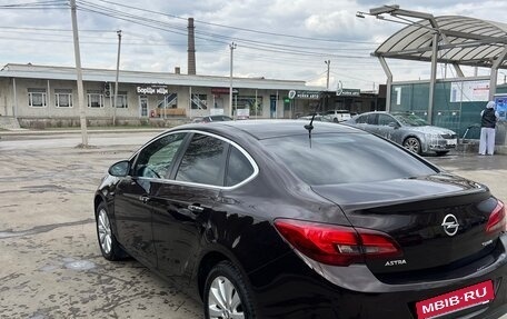 Opel Astra J, 2013 год, 1 050 000 рублей, 3 фотография