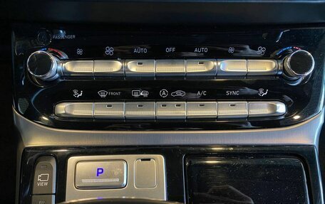 Genesis G90 I рестайлинг, 2018 год, 2 840 000 рублей, 15 фотография