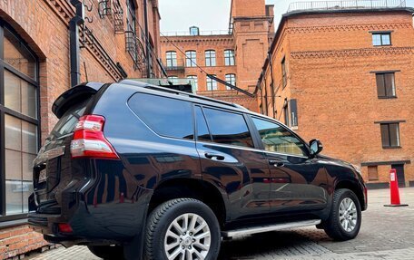 Toyota Land Cruiser Prado 150 рестайлинг 2, 2017 год, 3 670 000 рублей, 8 фотография