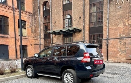 Toyota Land Cruiser Prado 150 рестайлинг 2, 2017 год, 3 670 000 рублей, 9 фотография