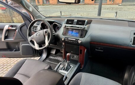 Toyota Land Cruiser Prado 150 рестайлинг 2, 2017 год, 3 670 000 рублей, 14 фотография