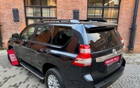 Toyota Land Cruiser Prado 150 рестайлинг 2, 2017 год, 3 670 000 рублей, 5 фотография