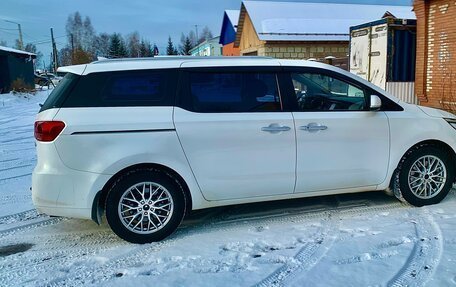 KIA Carnival III, 2019 год, 2 100 000 рублей, 4 фотография