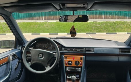 Mercedes-Benz W124, 1990 год, 780 000 рублей, 17 фотография