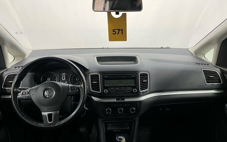 Volkswagen Sharan II, 2010 год, 930 000 рублей, 7 фотография