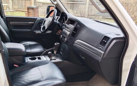 Mitsubishi Pajero IV, 2012 год, 2 150 000 рублей, 17 фотография