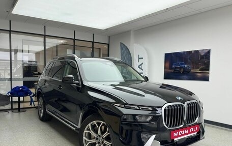 BMW X7, 2023 год, 13 990 000 рублей, 3 фотография