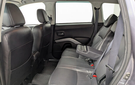 Mitsubishi Outlander III рестайлинг 3, 2010 год, 1 290 000 рублей, 18 фотография