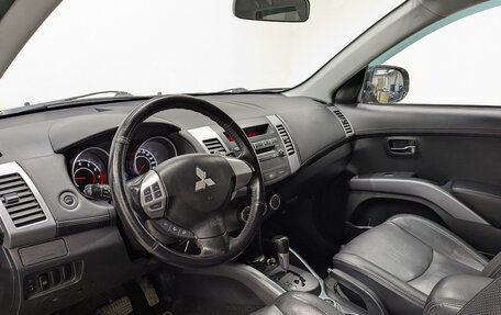 Mitsubishi Outlander III рестайлинг 3, 2010 год, 1 290 000 рублей, 15 фотография