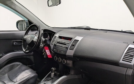 Mitsubishi Outlander III рестайлинг 3, 2010 год, 1 290 000 рублей, 13 фотография