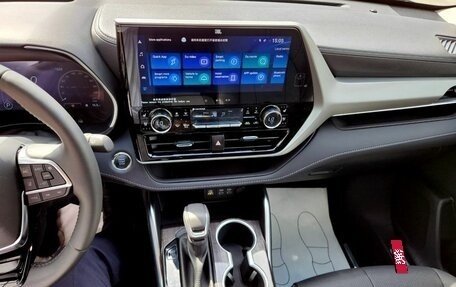 Toyota Highlander, 2025 год, 6 199 000 рублей, 10 фотография