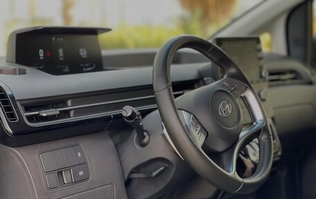 Hyundai Staria, 2022 год, 3 520 000 рублей, 6 фотография