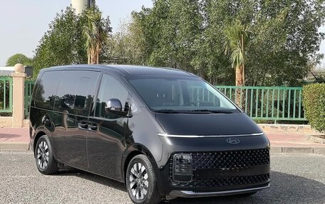 Hyundai Staria, 2022 год, 3 520 000 рублей, 2 фотография