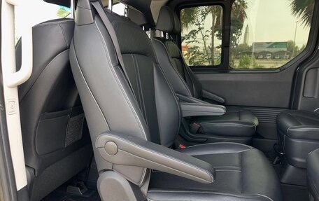 Hyundai Staria, 2022 год, 3 520 000 рублей, 9 фотография