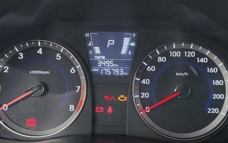 Hyundai Solaris II рестайлинг, 2011 год, 950 000 рублей, 8 фотография