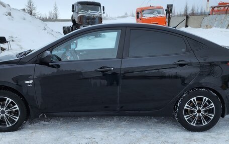 Hyundai Solaris II рестайлинг, 2011 год, 950 000 рублей, 3 фотография