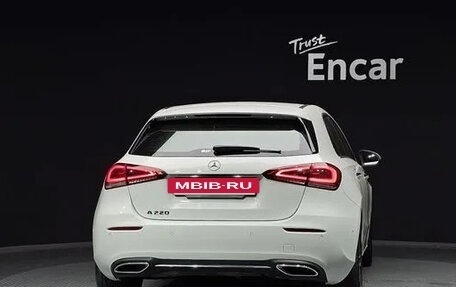 Mercedes-Benz A-Класс, 2021 год, 2 150 000 рублей, 4 фотография