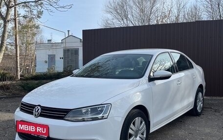 Volkswagen Jetta VI, 2013 год, 1 550 000 рублей, 2 фотография
