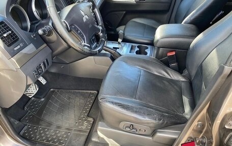 Mitsubishi Pajero IV, 2012 год, 1 900 000 рублей, 18 фотография