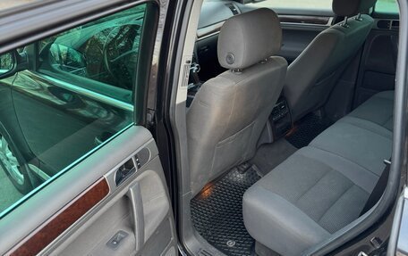 Volkswagen Touareg III, 2004 год, 900 000 рублей, 10 фотография