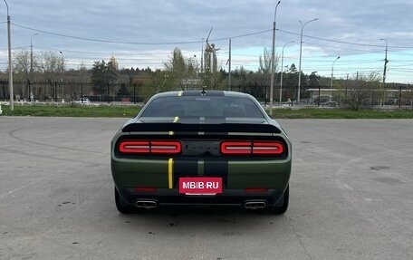 Dodge Challenger III рестайлинг 2, 2021 год, 4 680 000 рублей, 3 фотография