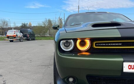 Dodge Challenger III рестайлинг 2, 2021 год, 4 680 000 рублей, 6 фотография