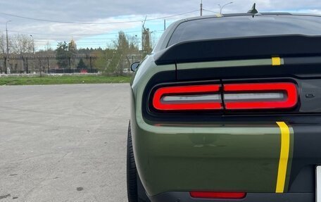 Dodge Challenger III рестайлинг 2, 2021 год, 4 680 000 рублей, 8 фотография