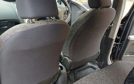 Toyota Vitz, 2010 год, 700 000 рублей, 1 фотография