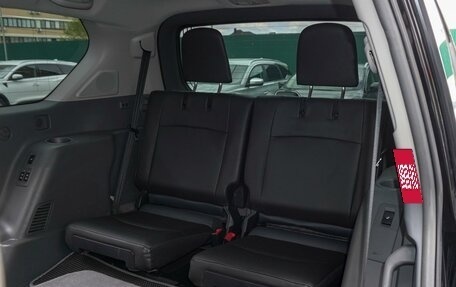 Toyota Land Cruiser Prado 150 рестайлинг 2, 2011 год, 2 890 000 рублей, 12 фотография