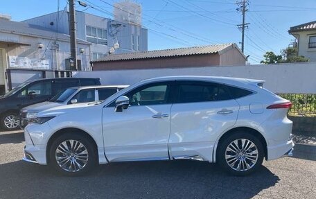 Toyota Harrier, 2022 год, 3 430 000 рублей, 2 фотография