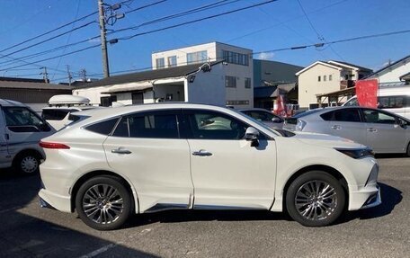 Toyota Harrier, 2022 год, 3 430 000 рублей, 6 фотография