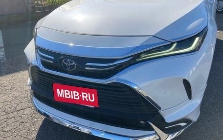 Toyota Harrier, 2022 год, 3 430 000 рублей, 8 фотография