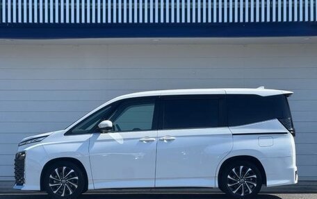 Toyota Voxy, 2022 год, 2 900 275 рублей, 4 фотография