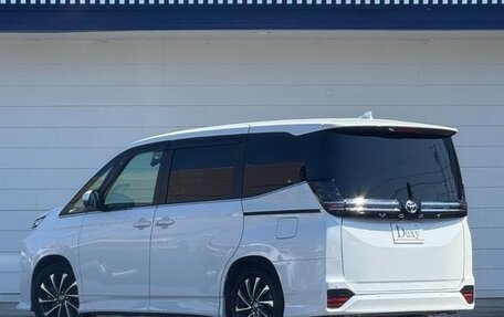 Toyota Voxy, 2022 год, 2 900 275 рублей, 6 фотография