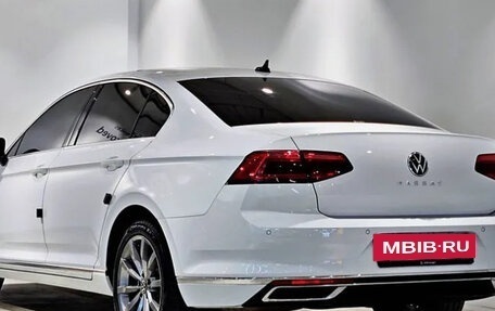 Volkswagen Passat B8 рестайлинг, 2021 год, 2 100 000 рублей, 2 фотография