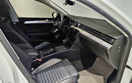 Volkswagen Passat B8 рестайлинг, 2021 год, 2 100 000 рублей, 17 фотография