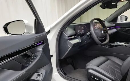 BMW 5 серия, 2024 год, 5 100 000 рублей, 6 фотография