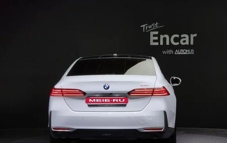 BMW 5 серия, 2024 год, 5 100 000 рублей, 4 фотография