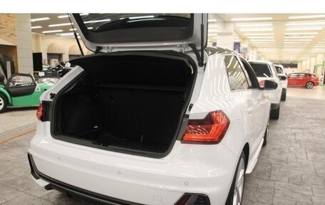 Audi A1, 2021 год, 1 320 000 рублей, 5 фотография