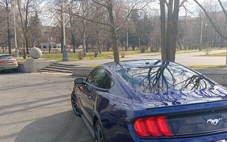 Ford Mustang VI рестайлинг, 2017 год, 2 700 000 рублей, 8 фотография