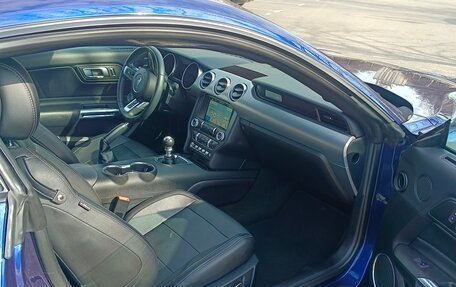 Ford Mustang VI рестайлинг, 2017 год, 2 700 000 рублей, 12 фотография