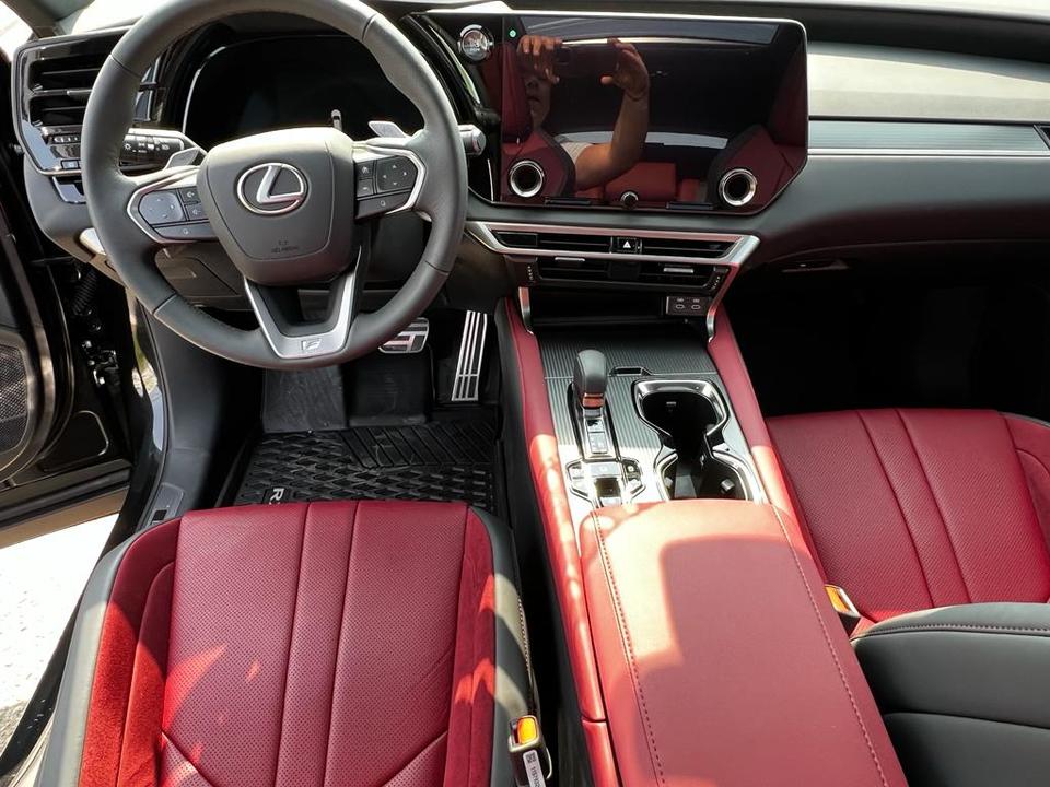 Lexus RX IV рестайлинг, 2024 год, 9 800 000 рублей, 6 фотография